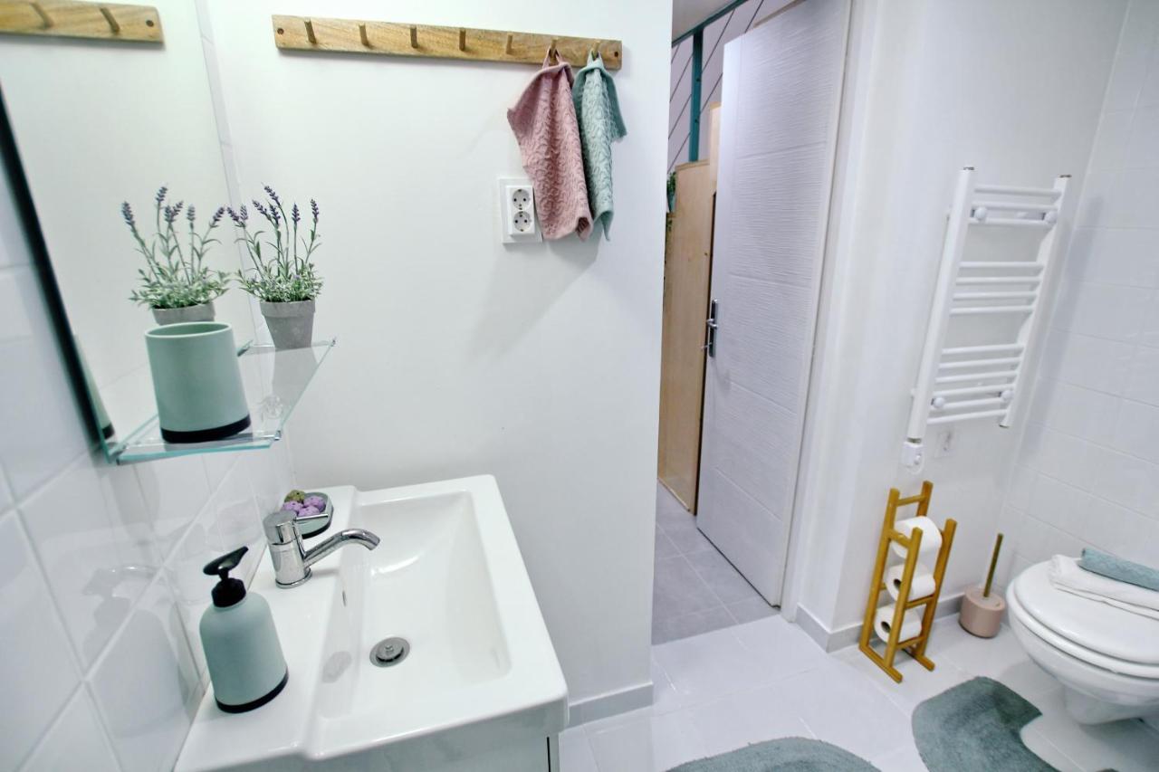Lovely&Modern Downtown Apartment With Free Parking Budapest Eksteriør billede